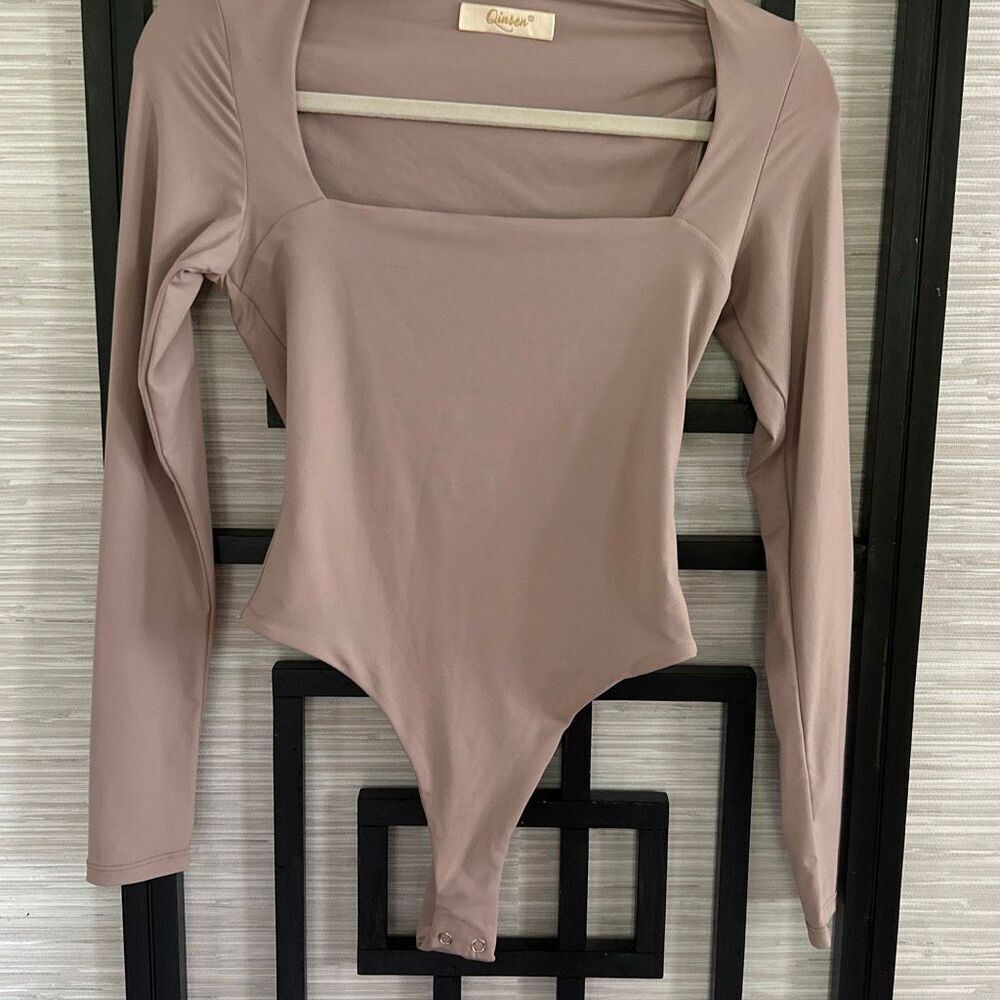 Qinsen mauve bodysuit square neck size s